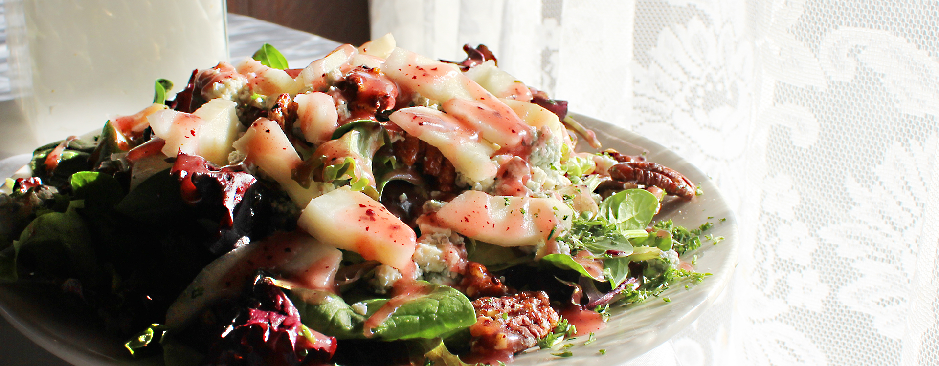 pear and gorgonzola salad